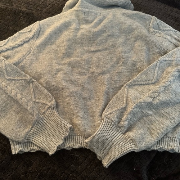 Witty Fox Pearl Sweater - Picture 3 of 5